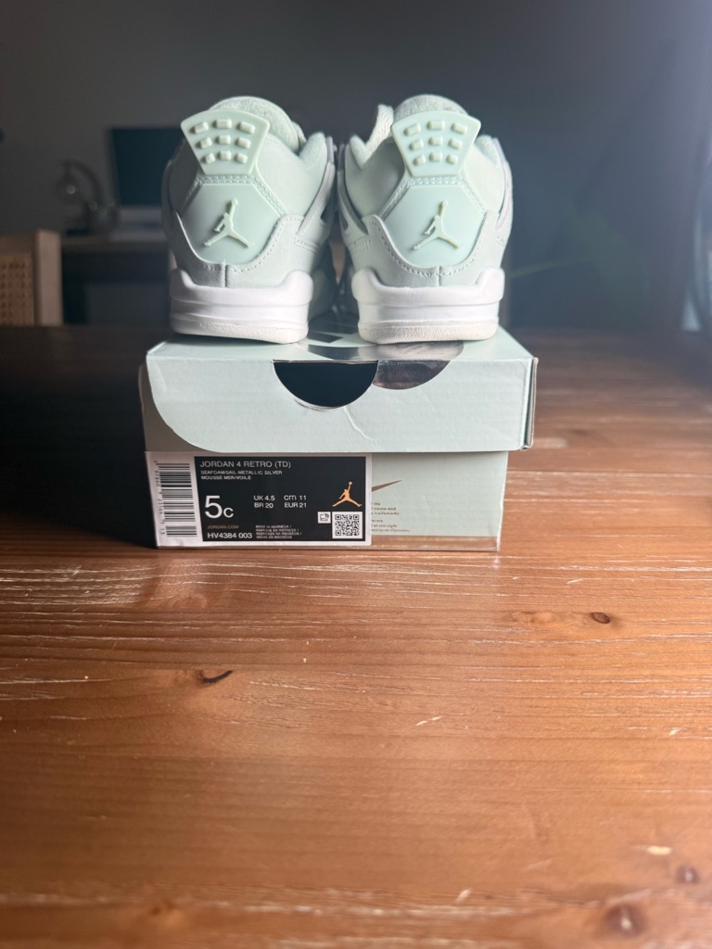 Jordan Kids' Retro 4 Sneakers in Mint - Picture 3 of 7